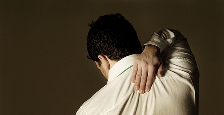 Острая боль между лопатками Боль между лопатками