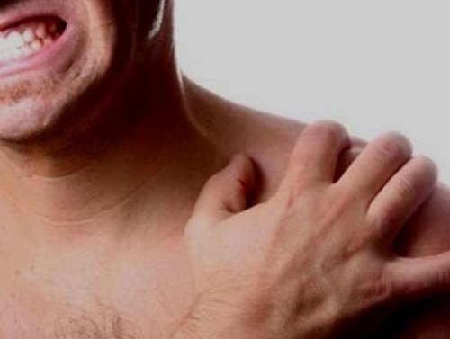 боль в плече